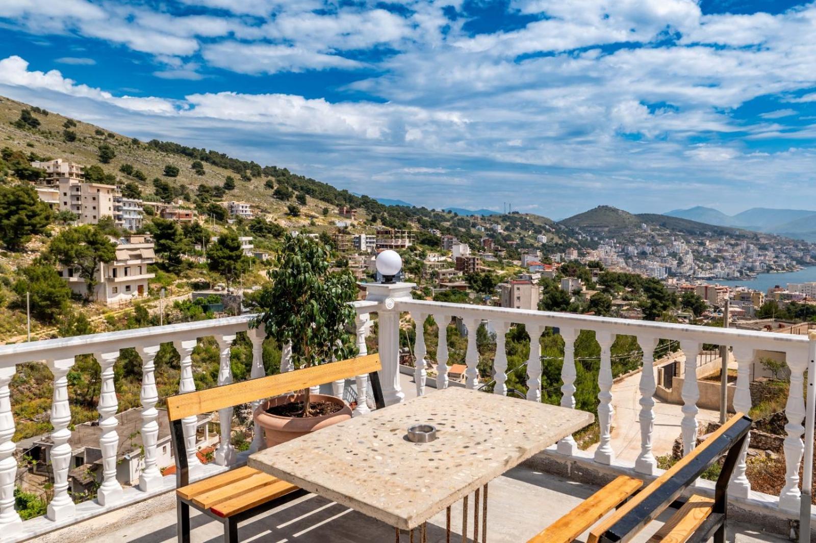 Vila Basho Sarandë Esterno foto