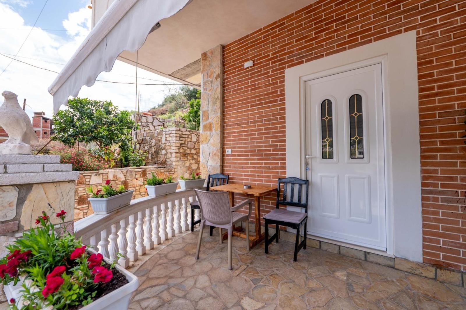 Vila Basho Sarandë Esterno foto